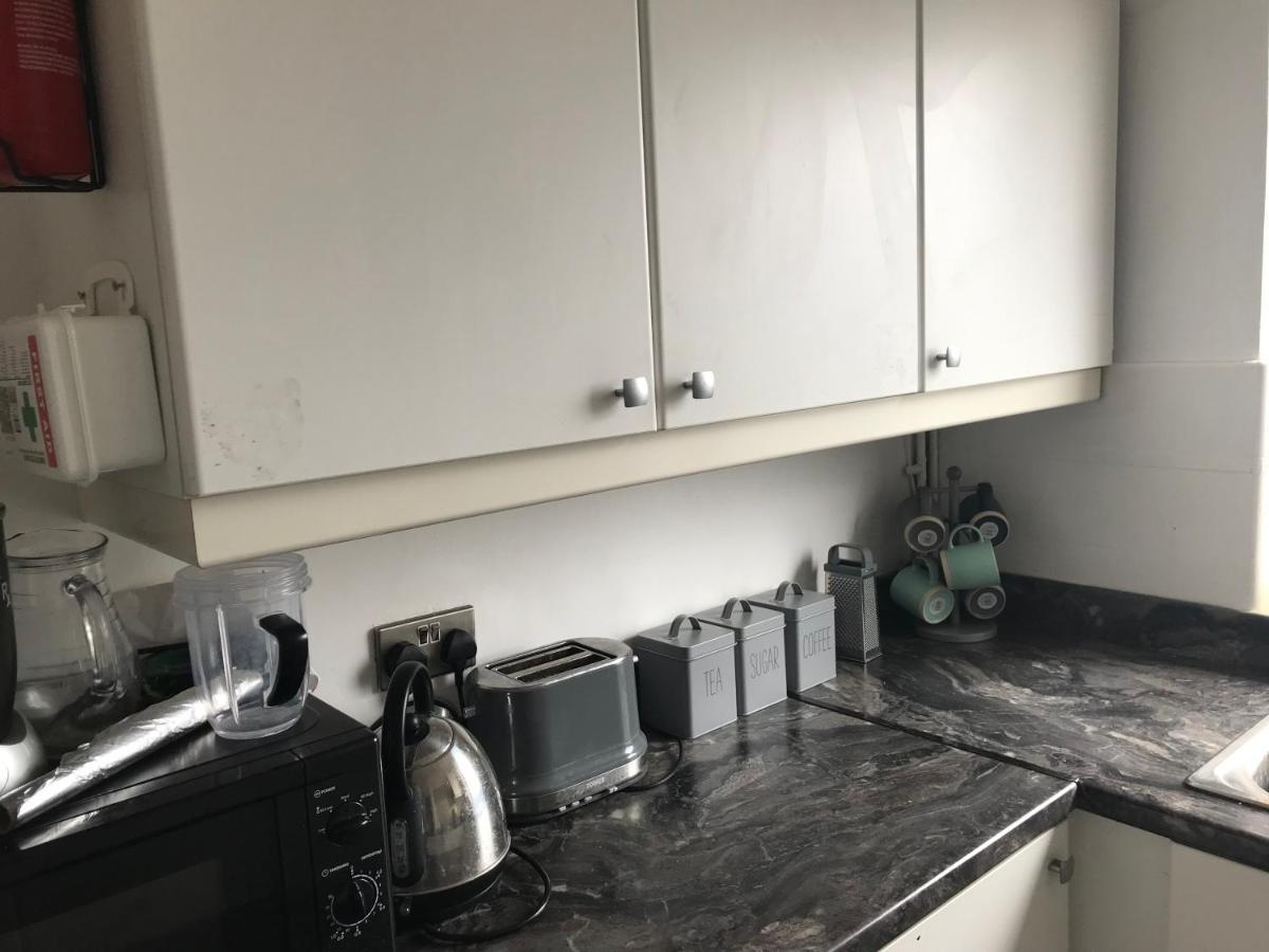 4 Bedroom Property Which Sleeps 8 Very Close To The Harry Potter Studio And Watford Junction Ngoại thất bức ảnh
